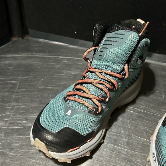 The North Face Hiking Boots - Picture 6 of 10